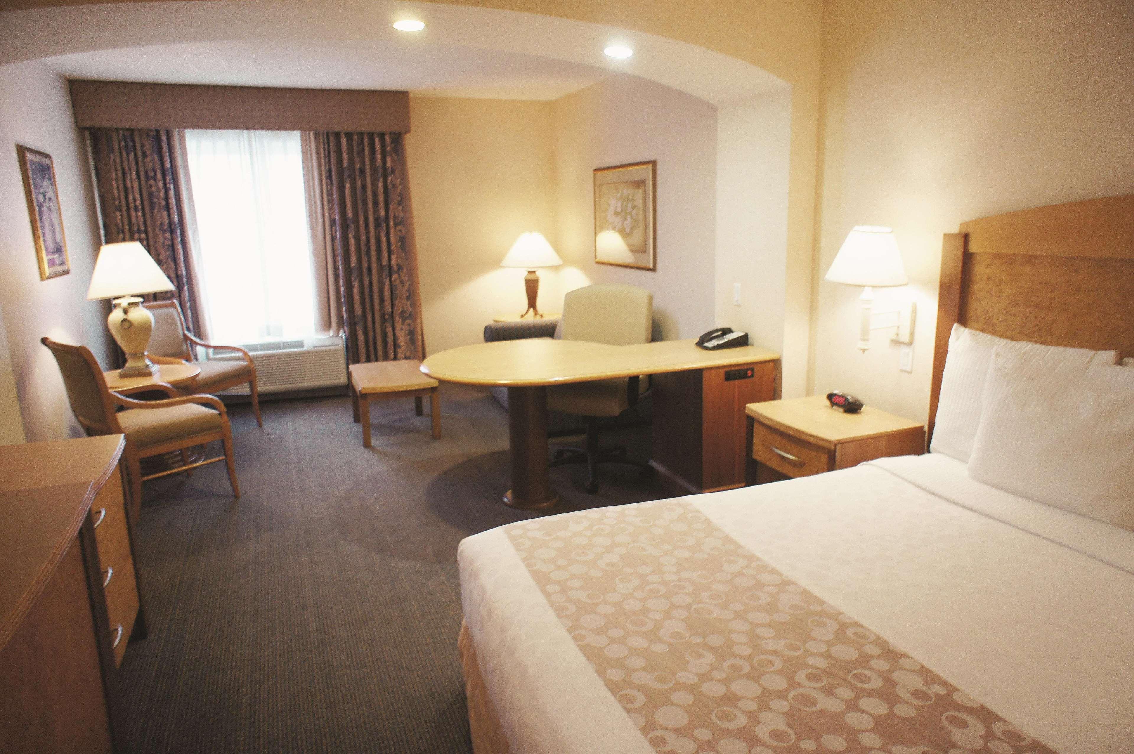 La Quinta By Wyndham Islip - Macarthur Airport Bohemia Kültér fotó