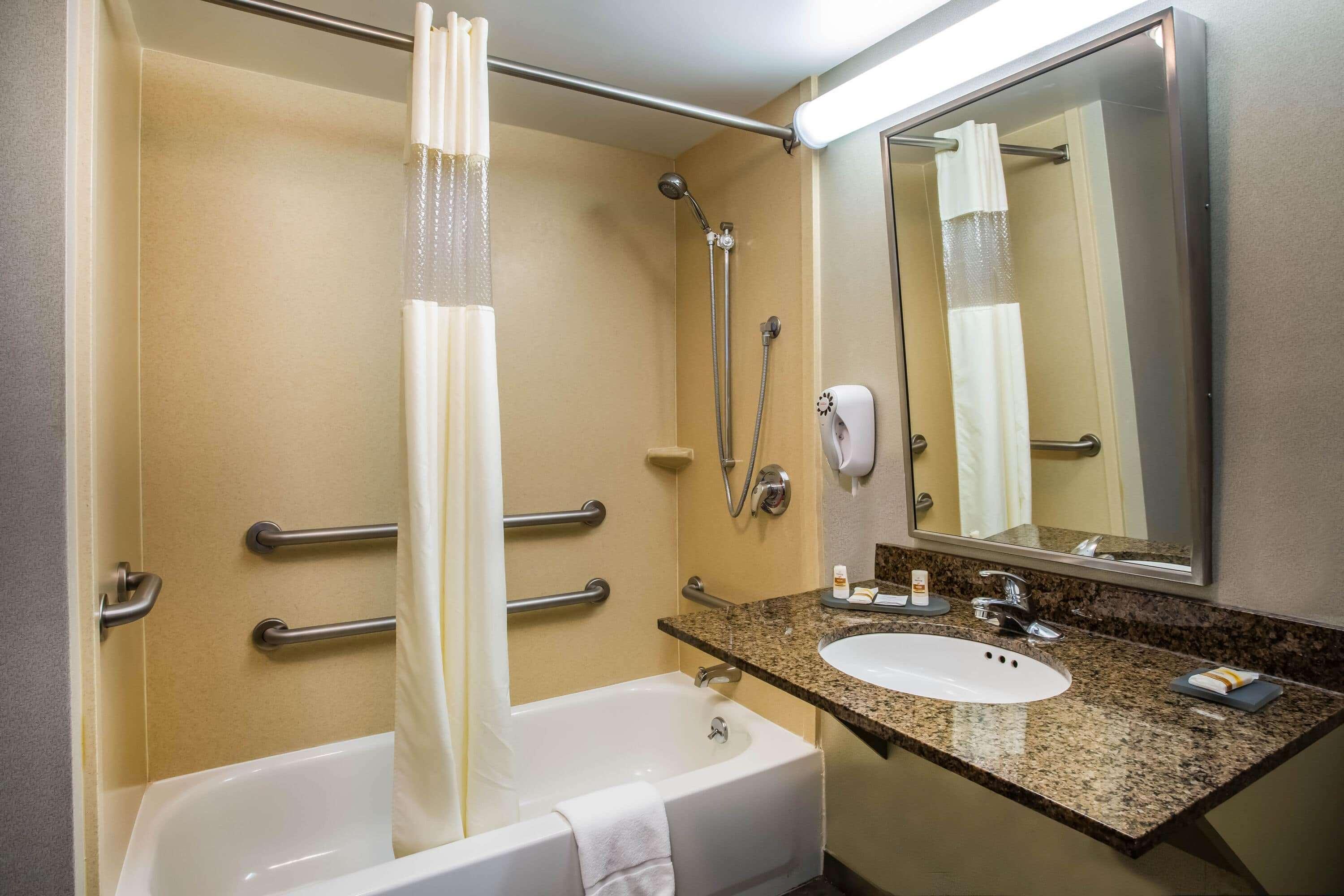 La Quinta By Wyndham Islip - Macarthur Airport Bohemia Kültér fotó