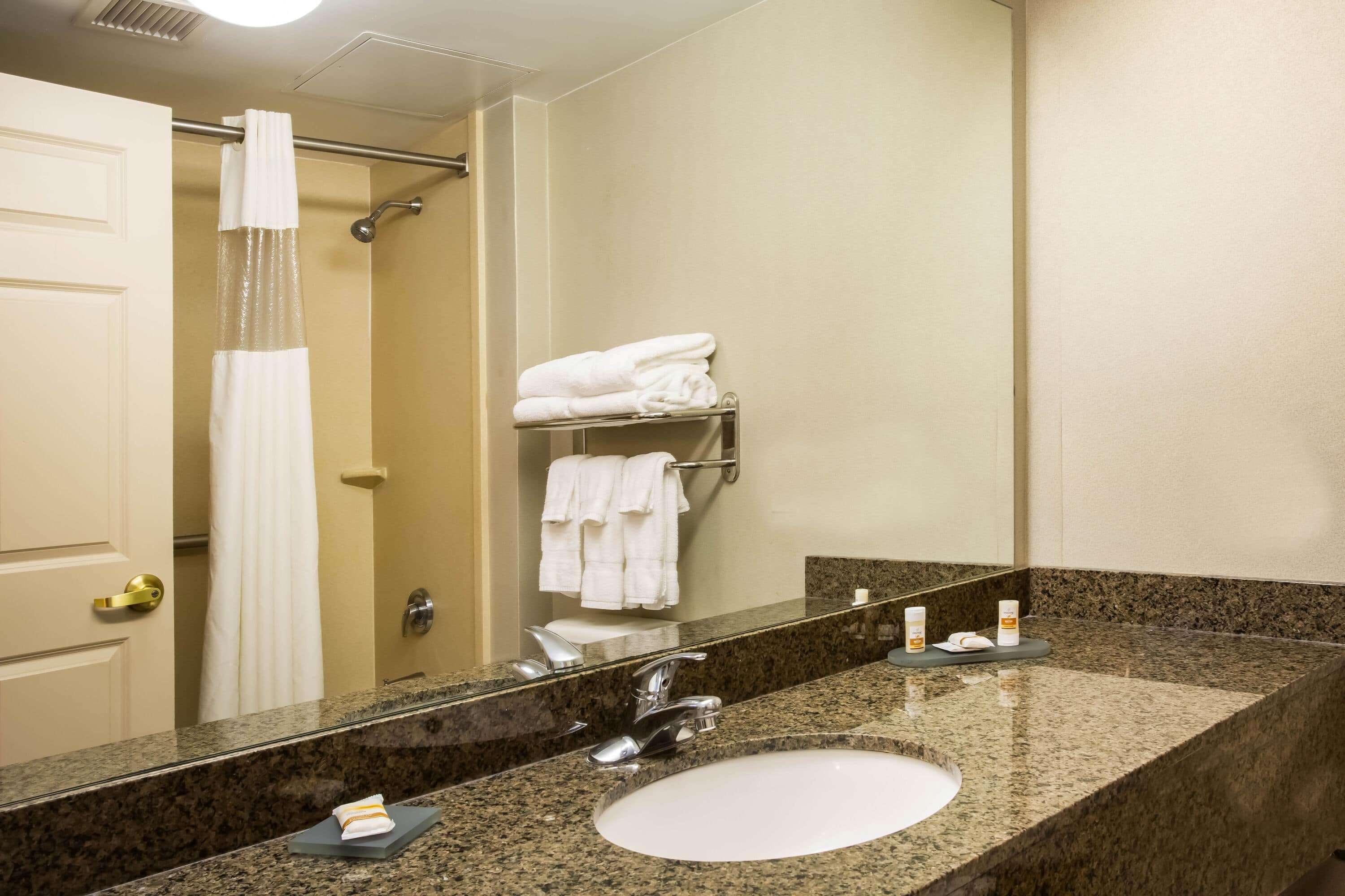 La Quinta By Wyndham Islip - Macarthur Airport Bohemia Kültér fotó