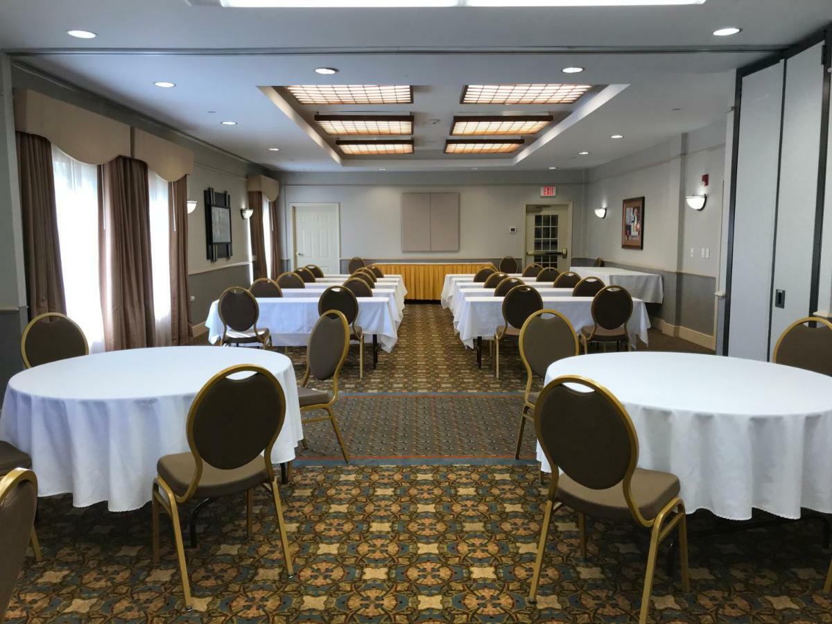 La Quinta By Wyndham Islip - Macarthur Airport Bohemia Kültér fotó